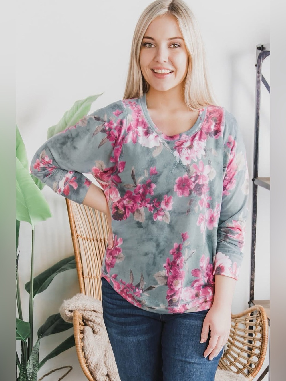 Christie Floral Long Sleeve Sweatshirt (NWT)🍒Teal Floral, Size S/M *fits loose